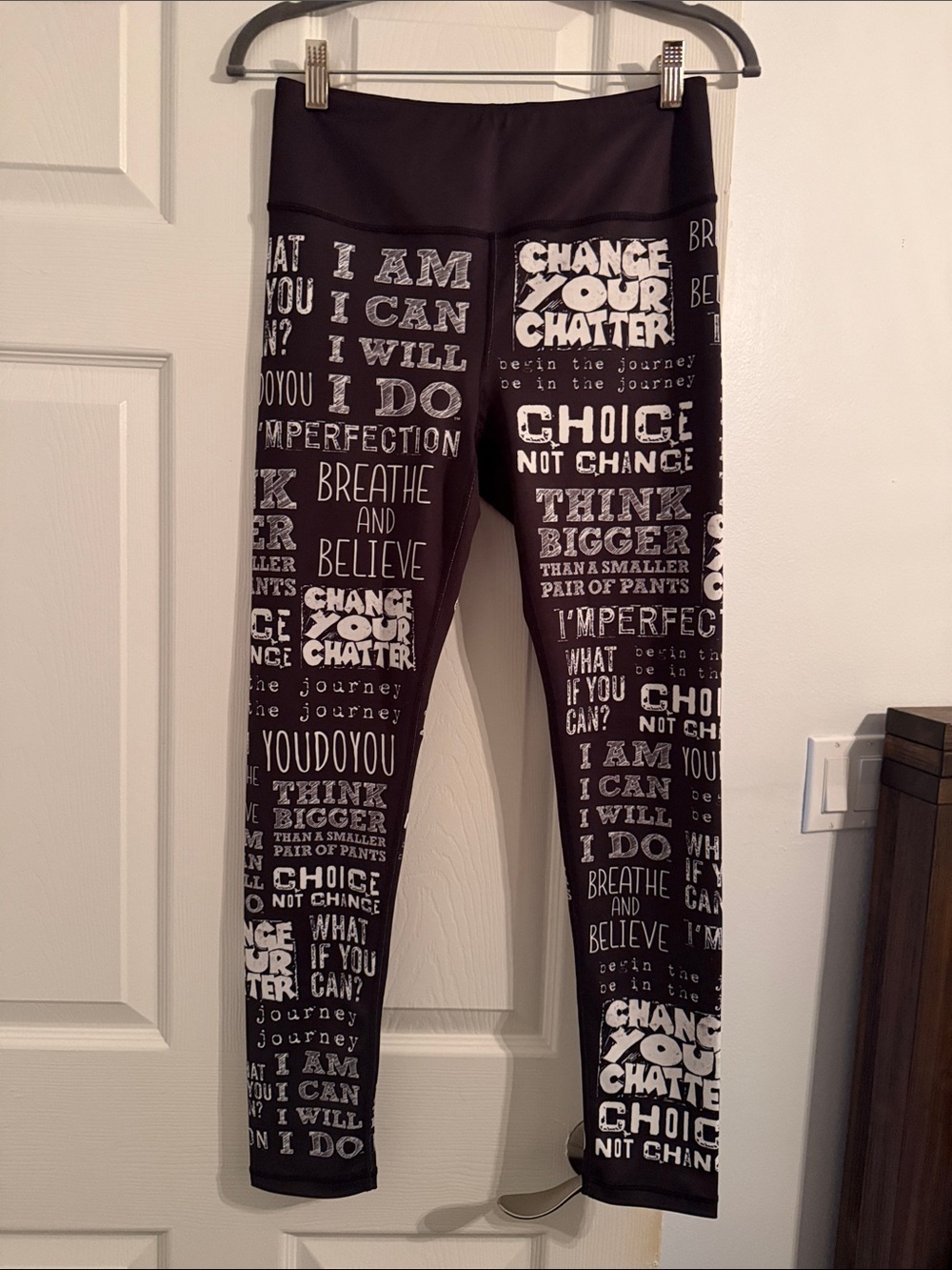 Graphic Print Black Leggings with Motivational Text